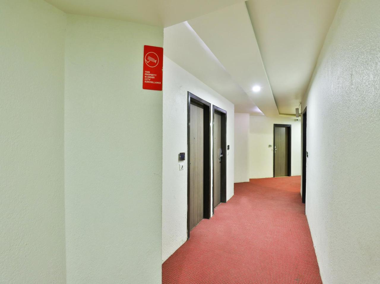 Oyo 1123 Hotel Rock Regency Ahmedabad Exterior foto